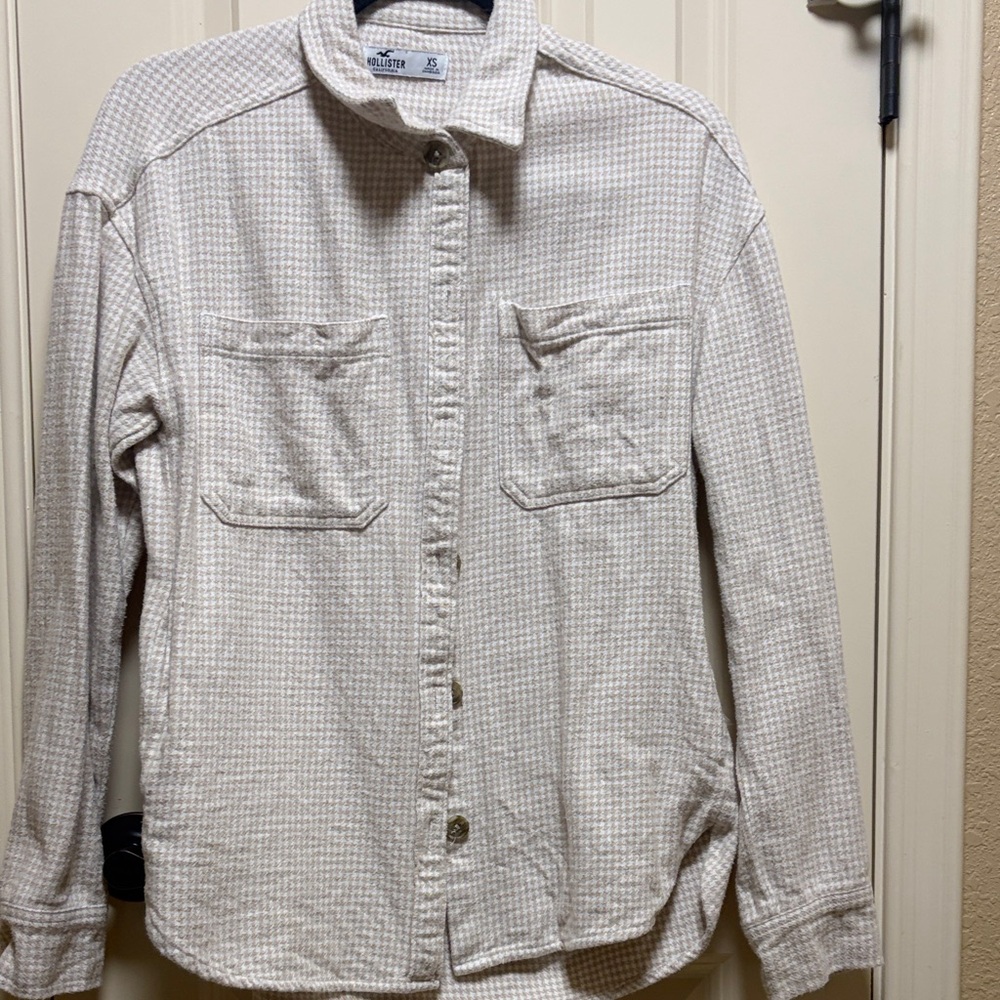 Hollister Cream Beige Textured Button-Up Shirt